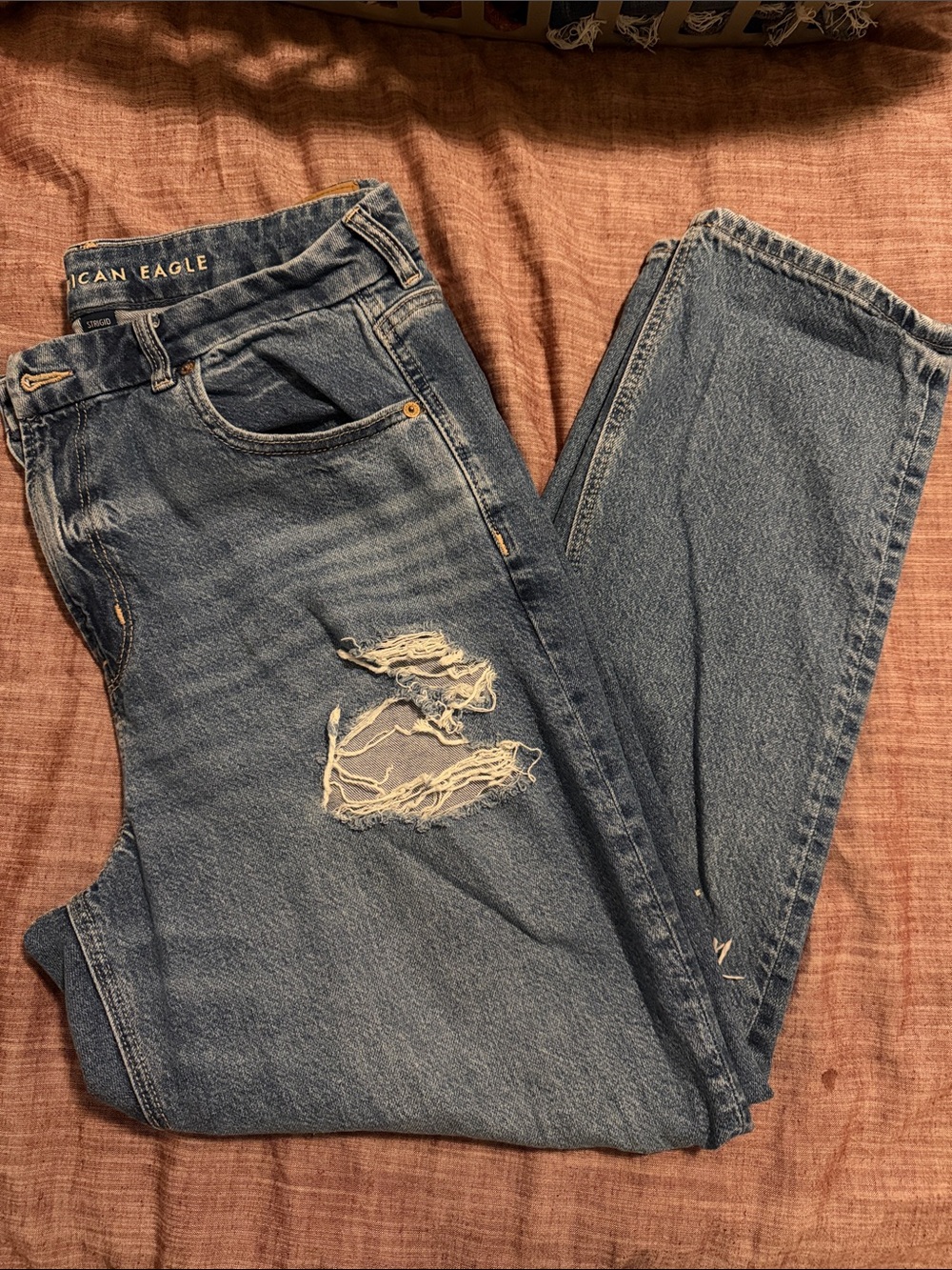 American Eagle Outfitters Women's Distressed Curvy Mom Jeans